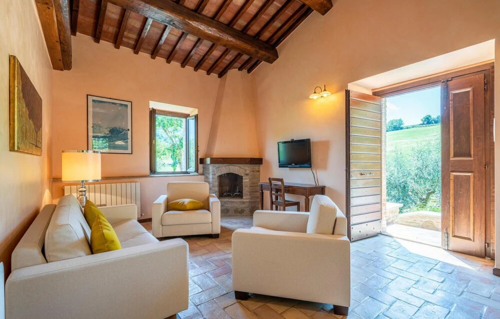 Amazing Home in Camerino With Outdoor Swimming Pool, Wifi and 2 Bedrooms