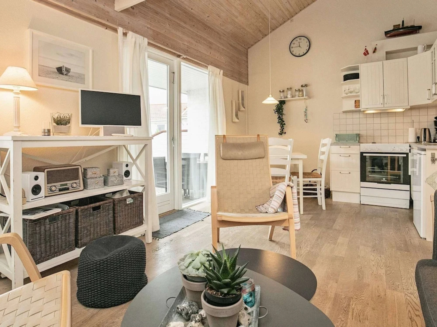Cozy Holiday Home in Ã†rÃ¸skÃ¸bing near Sea