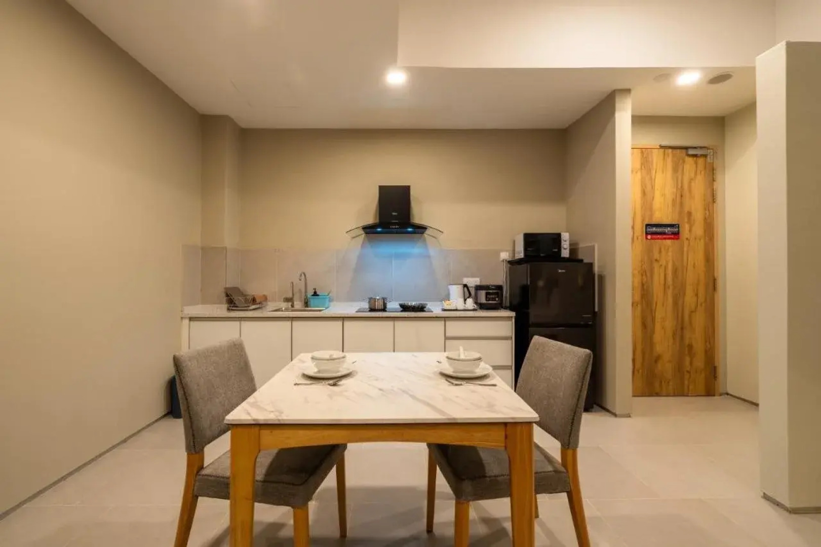 Zenith Suites Cameron