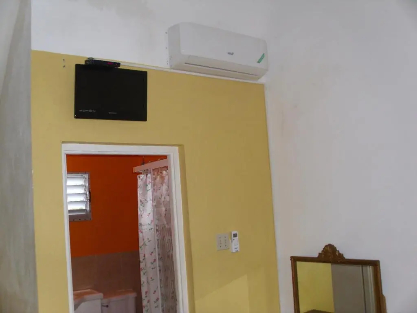 Club Caribbean Court Apartments
