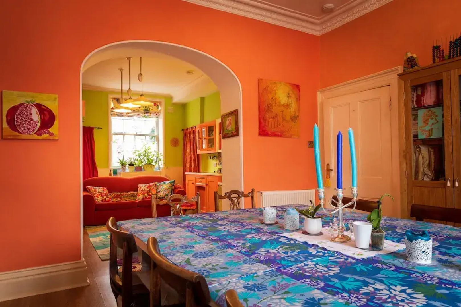 Artsy 5-bed House w/ Garden