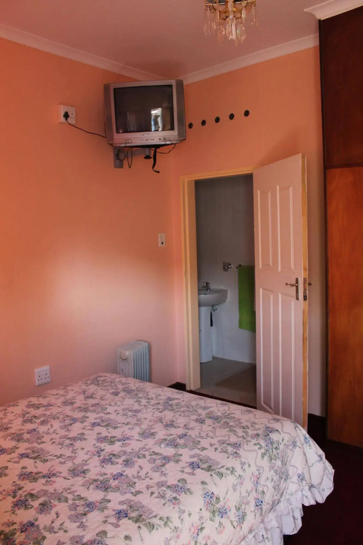 Mohlongwafatshe Guest House