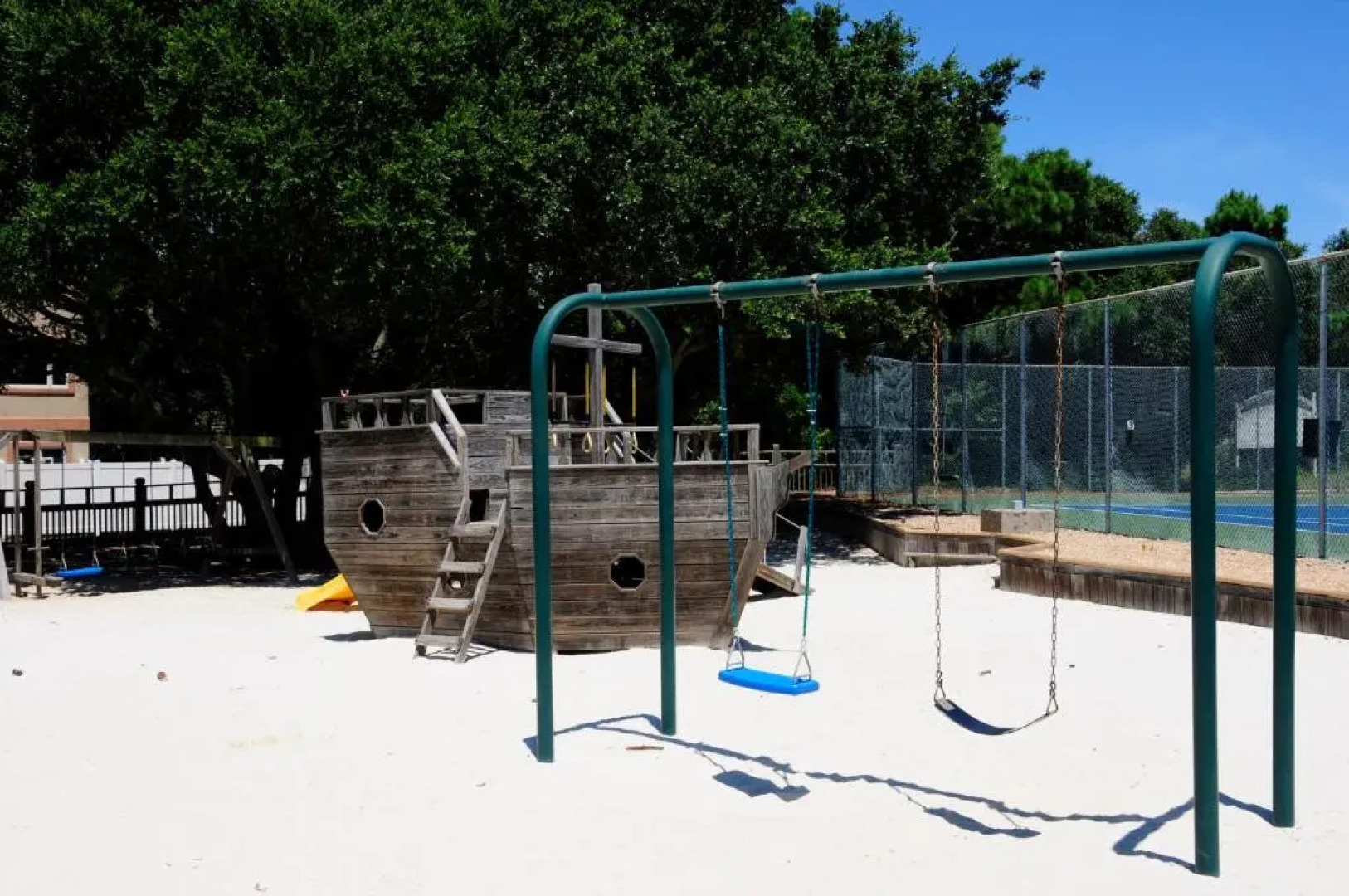 1472 Drifting Sands 3 Min Drive to Beach