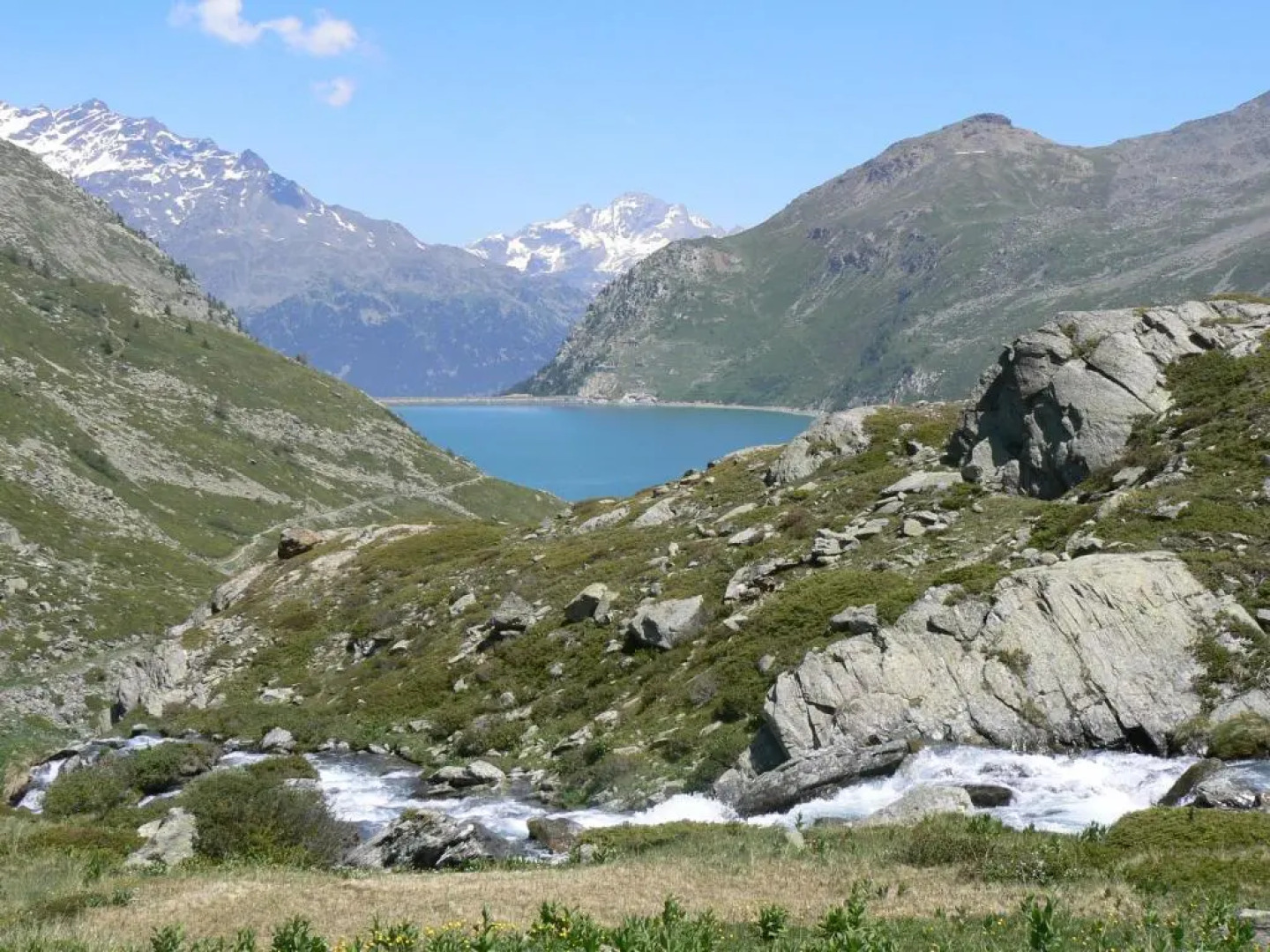 Le Hameau SPA & PISCINE appartement 3 pieces 6pers by Alpvision Residences