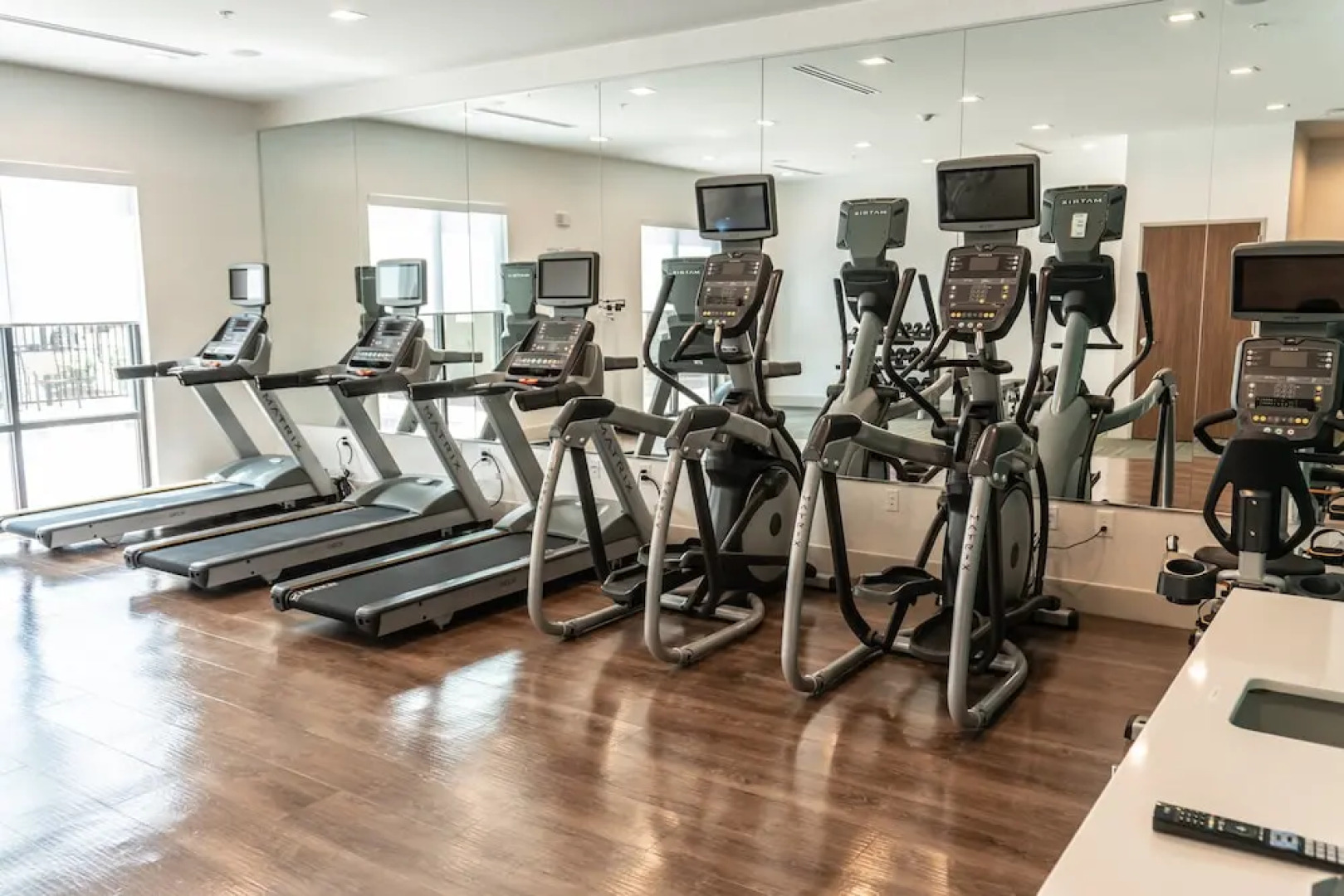 Holiday Inn Express and Suites Birmingham - Homewood, an IHG