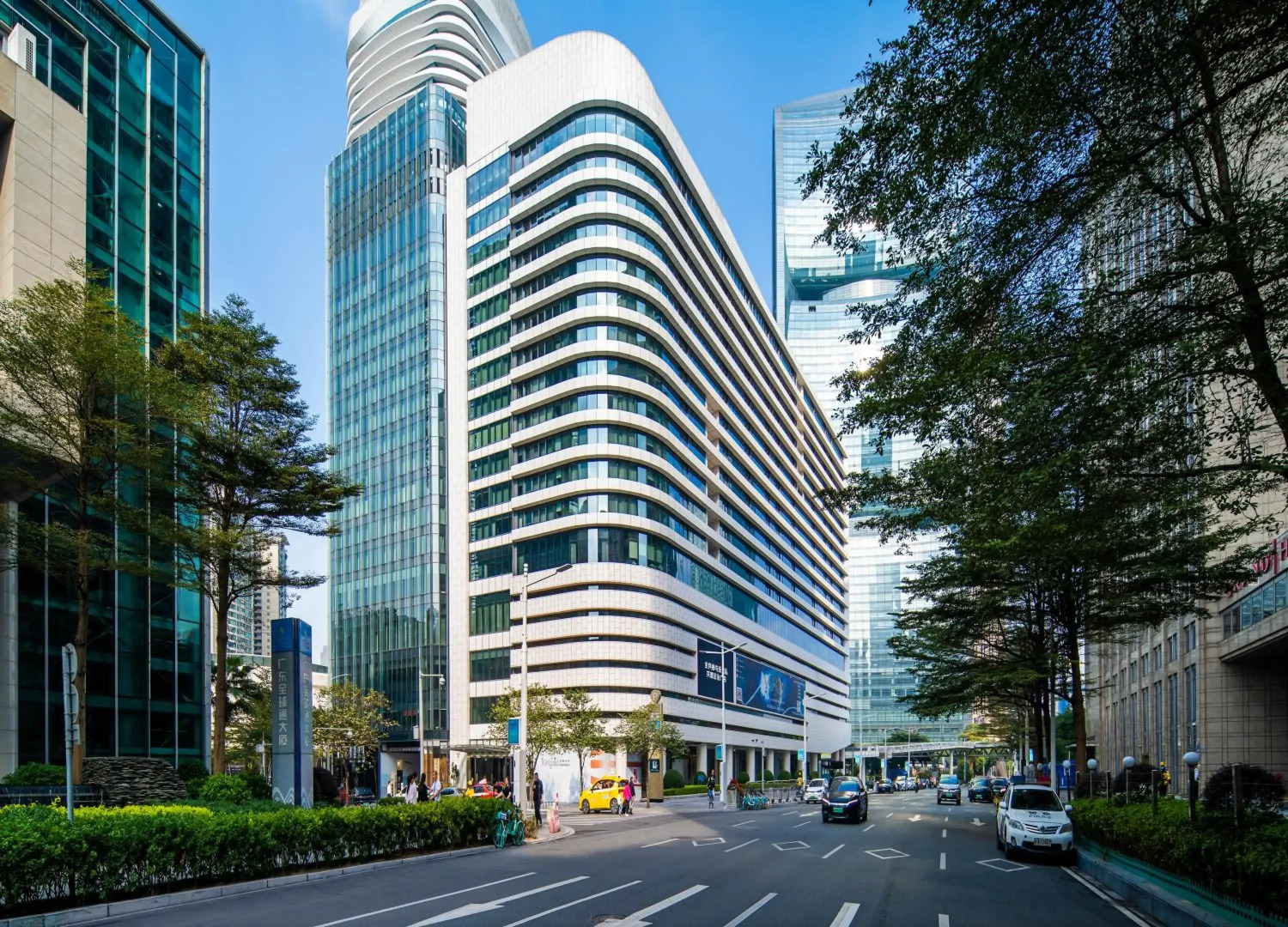 Отель Holiday Inn Guangzhou Zhujiang New Town by IHG