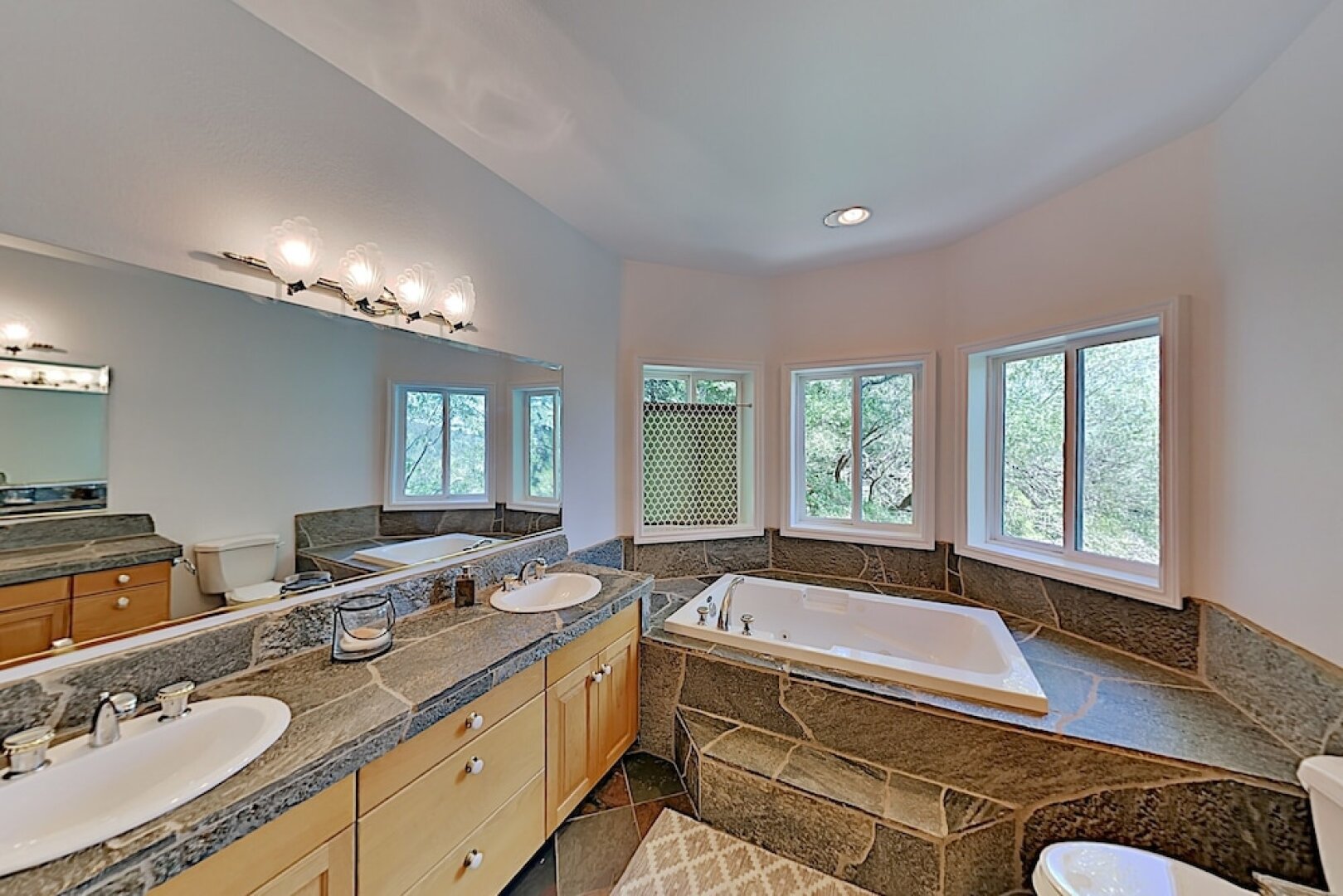 255squir 4 Bedroom Home