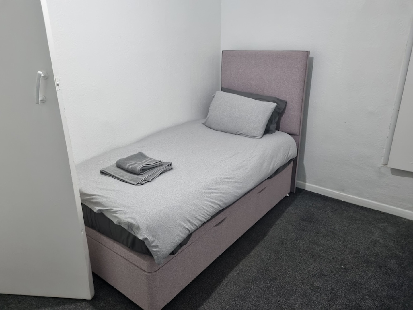 Lovely 2-bed House in Smethwick, Birmingham tn