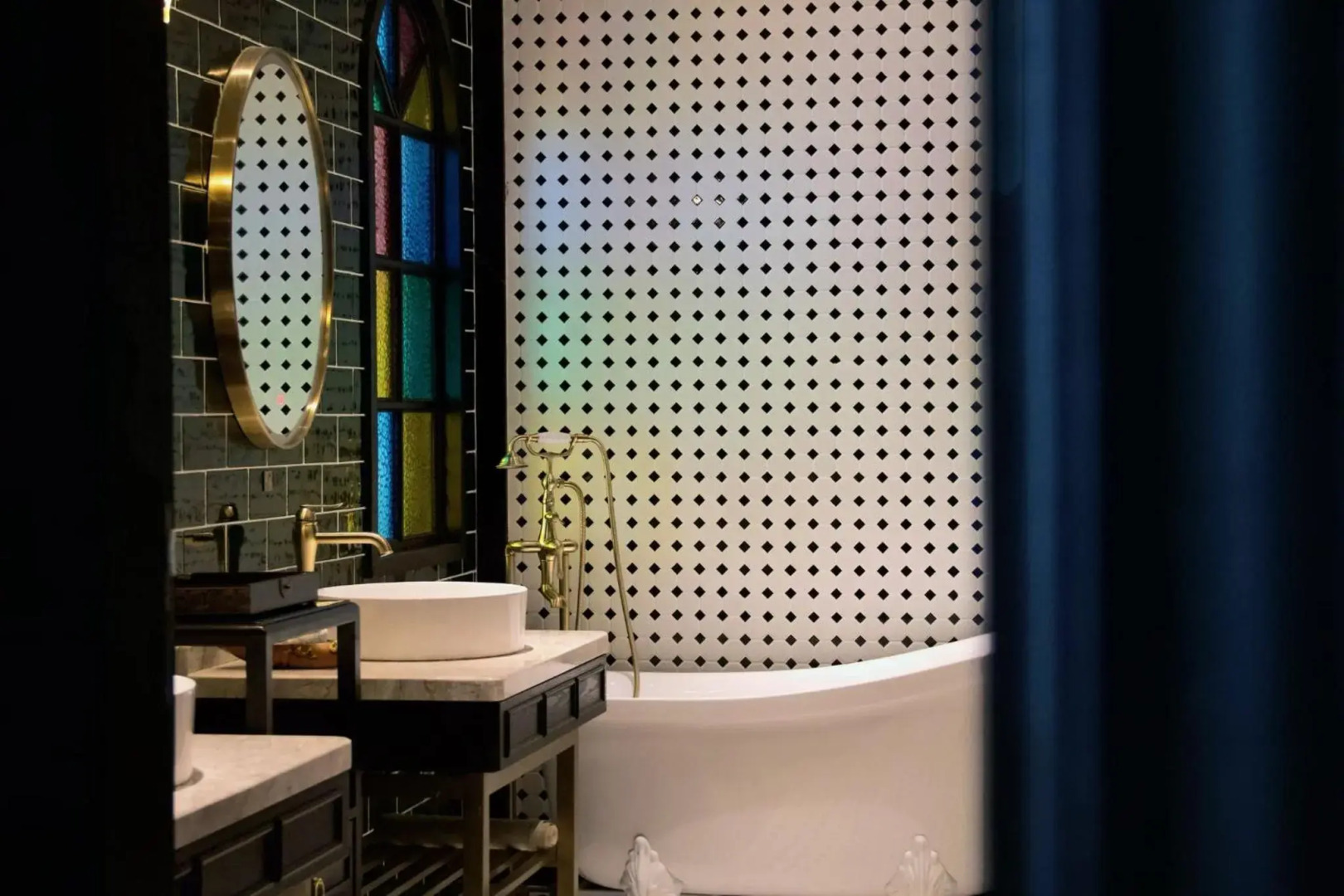 Hotel Indigo Heilong Lake by IHG