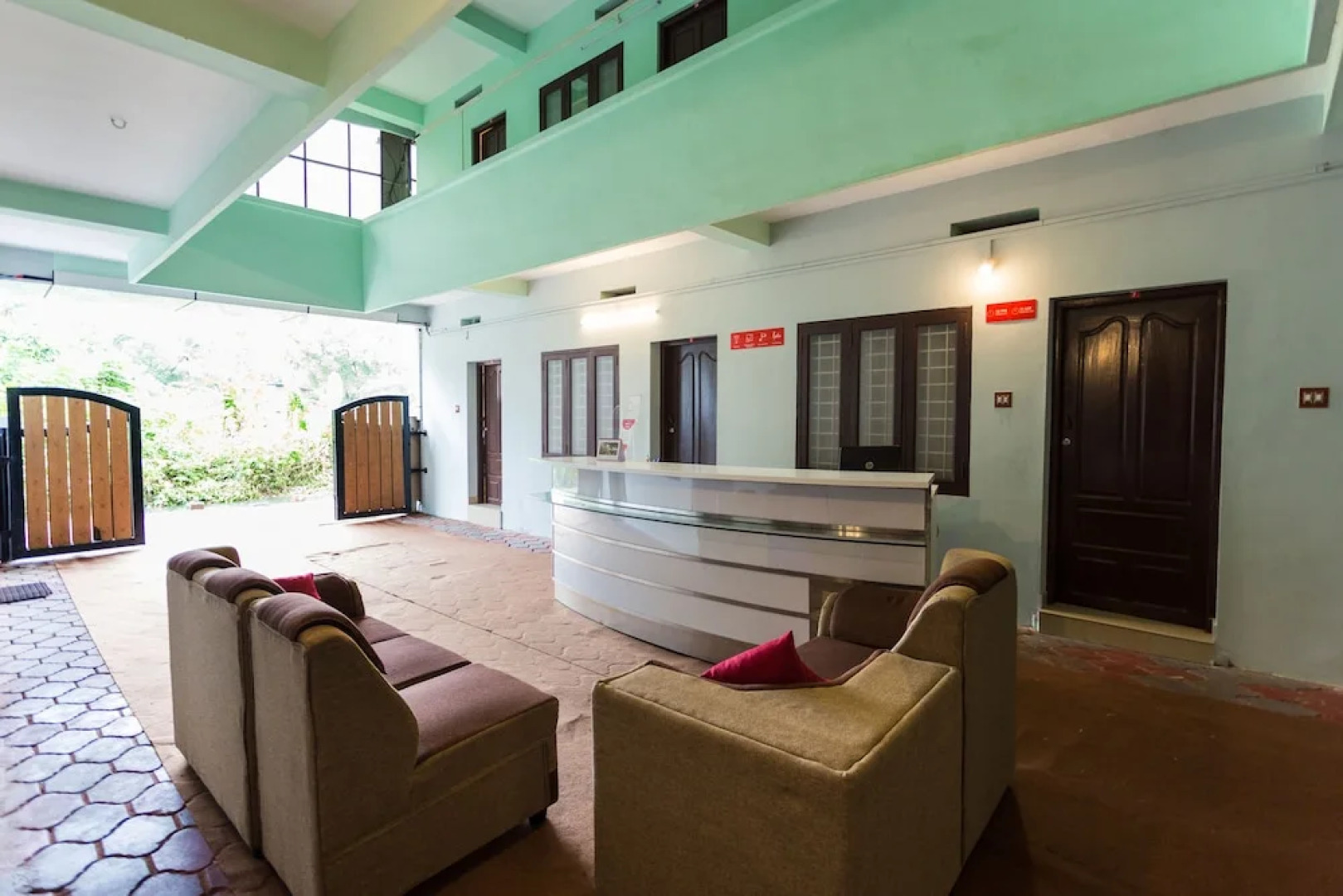 OYO 15598 Cochin Airport Hotel