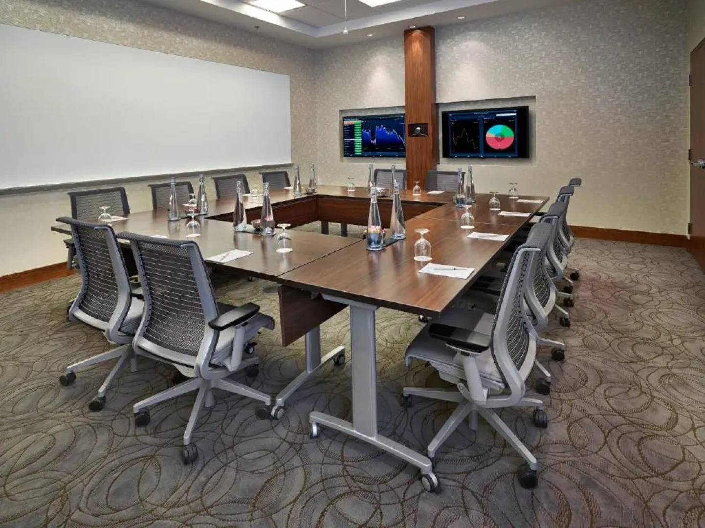 DoubleTree by Hilton Hotel & Conference Centre Regina