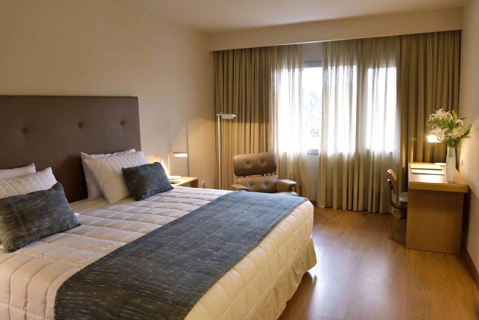 Dazzler by Wyndham Asuncion