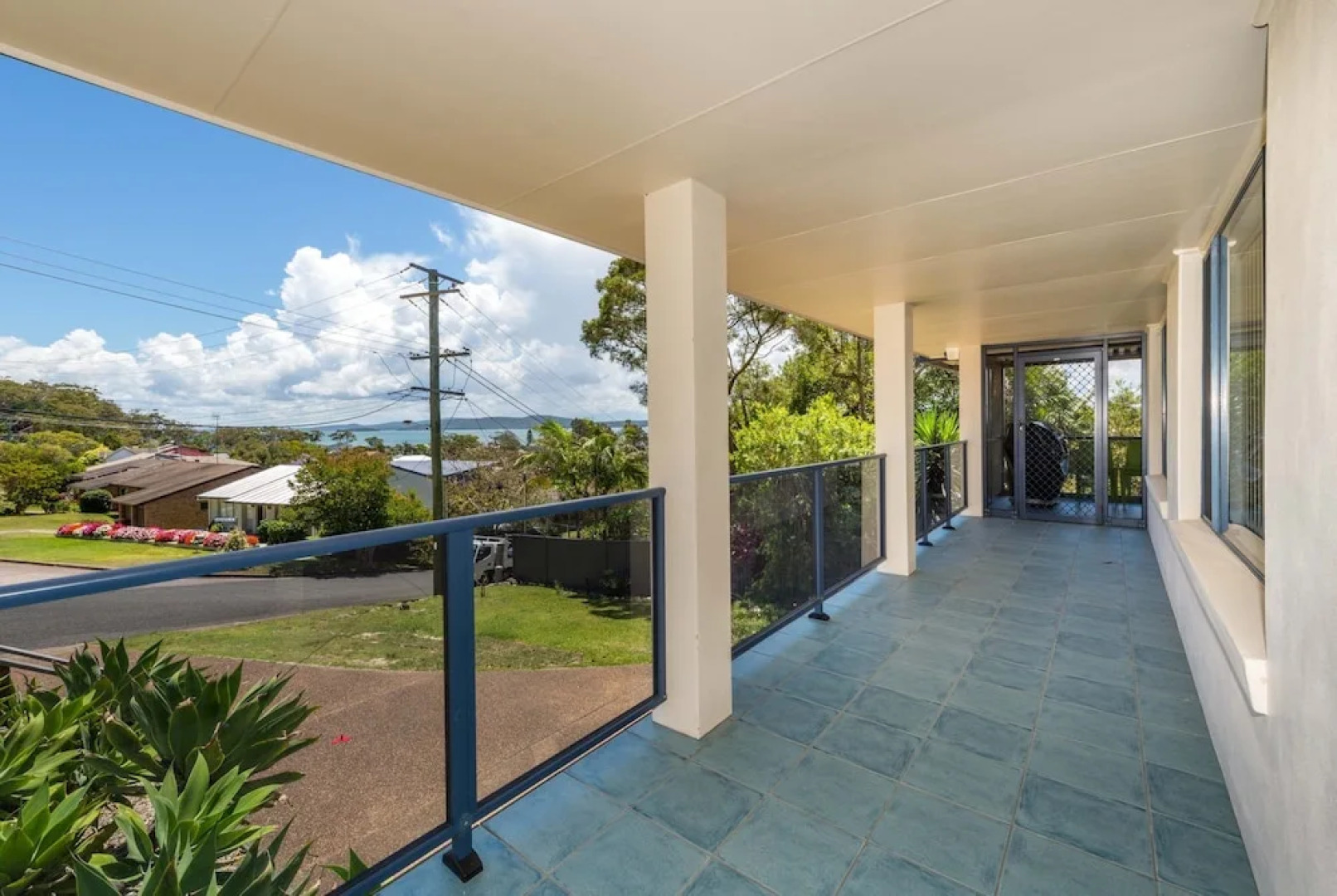 Kallaroo, 3 Kallaroo Street- great house with views, pool, WIFI and aircon