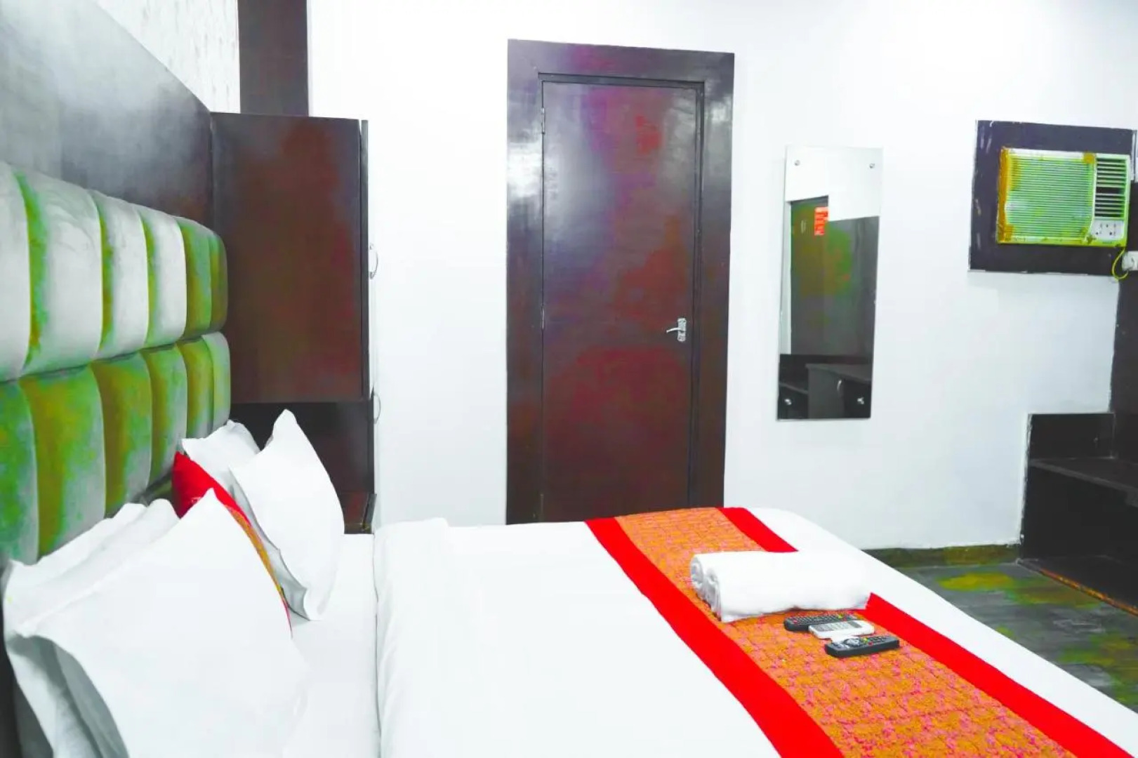 Hotel Cladis - Noida Sector 15 by OYO