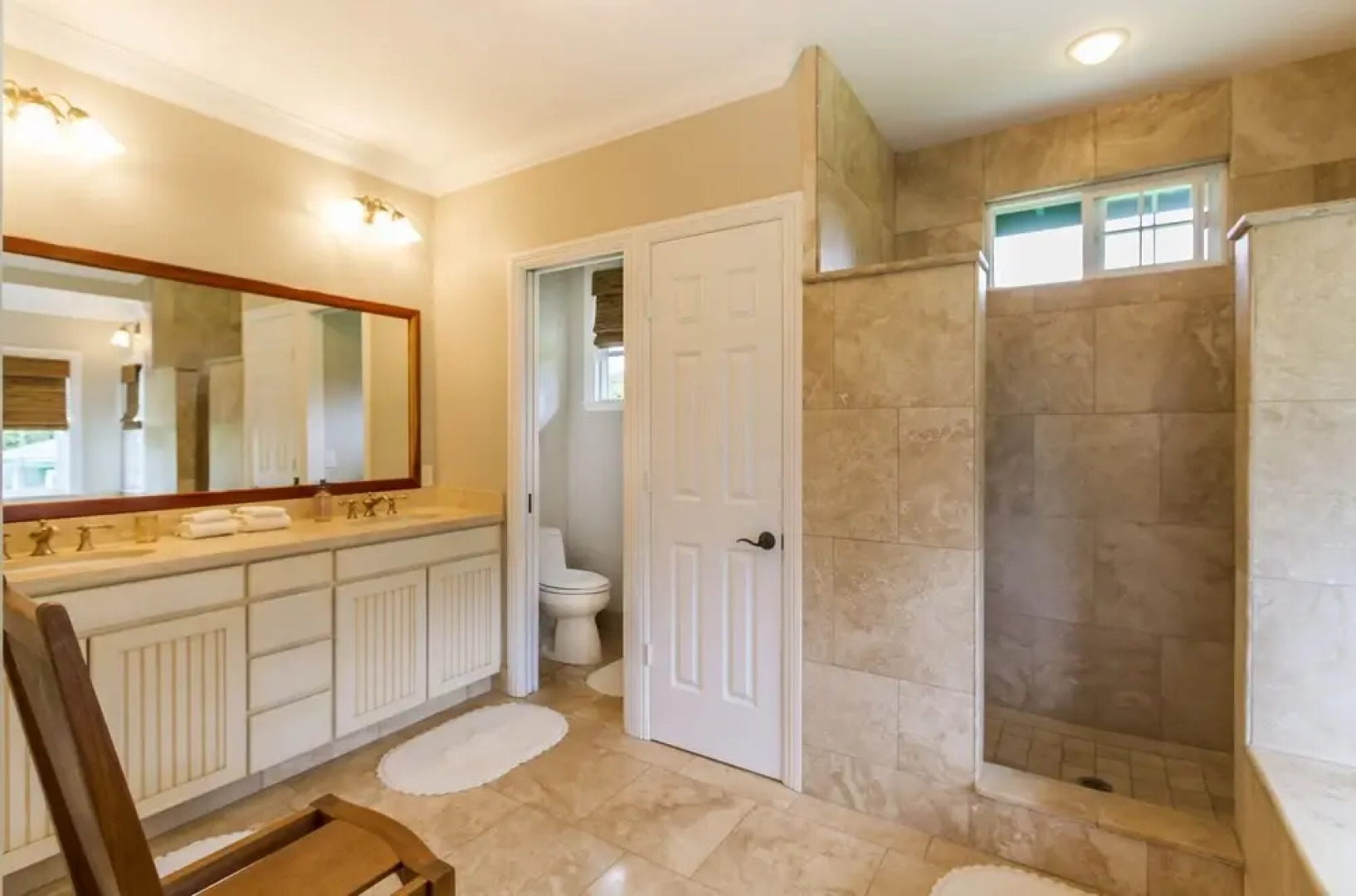 The Green Pineapple Main House 3 Bedroom Home by Redawning