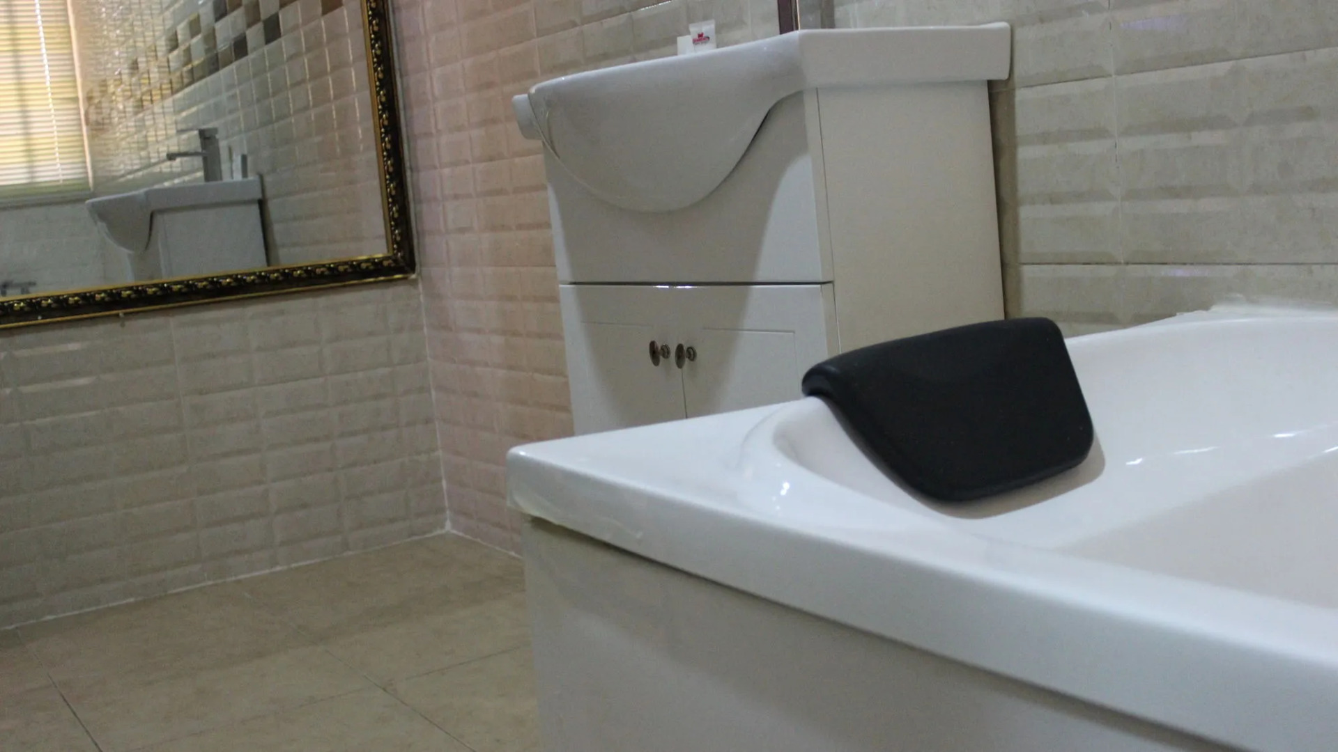 Downtown Royal Hotel