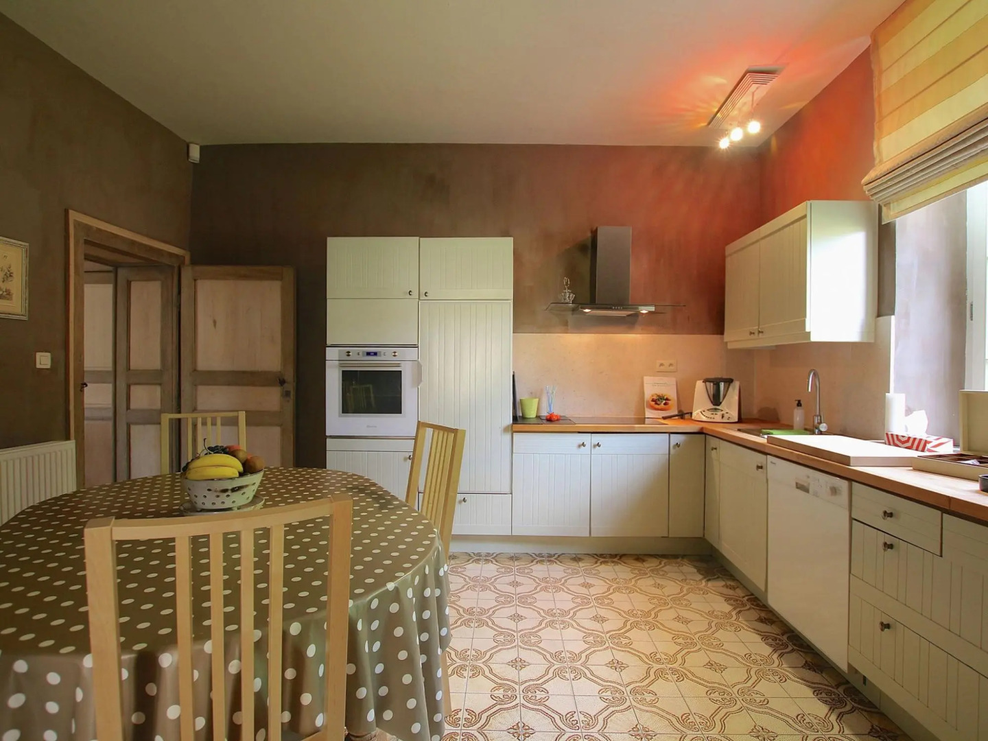 Unique Holiday Home in Virton With Jacuzzi