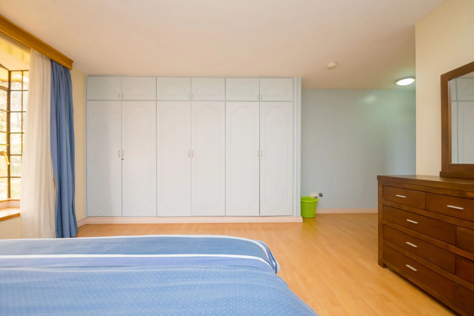 Pine Lush Residency