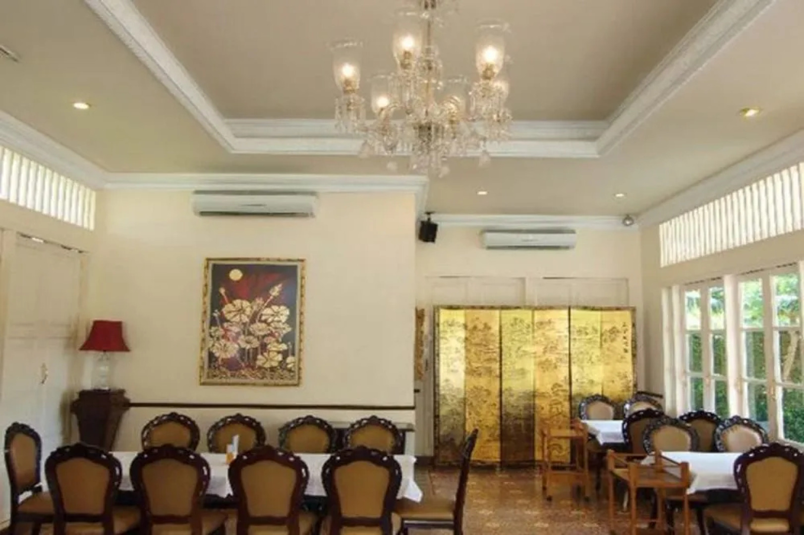 Aunruen Residence & Restaurant