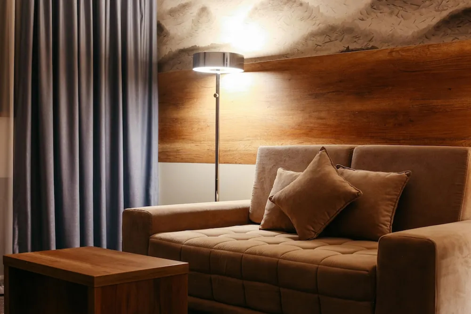 Santiny Hotel & Restaurant