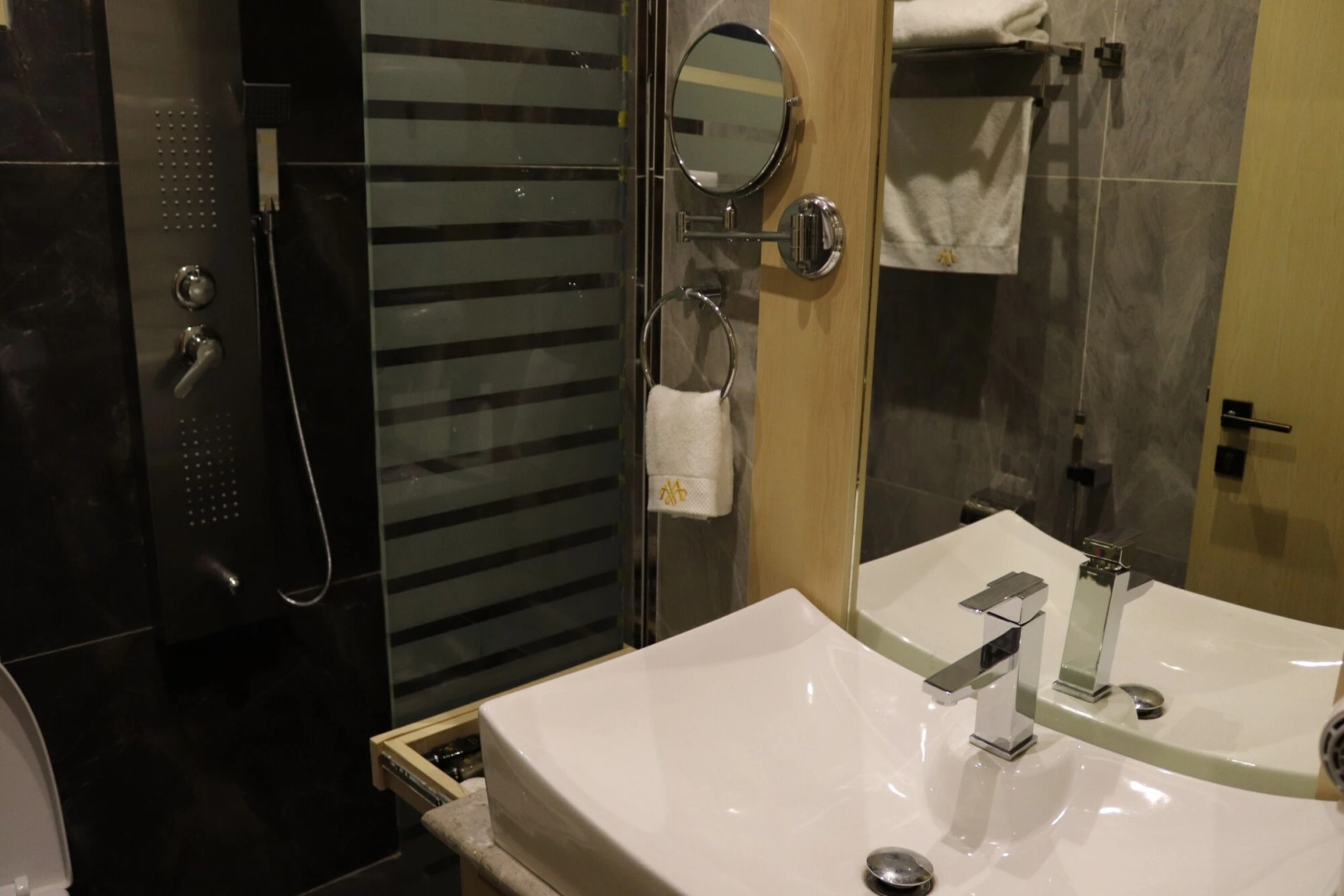 Msharef Al Moden Suites - Jazan