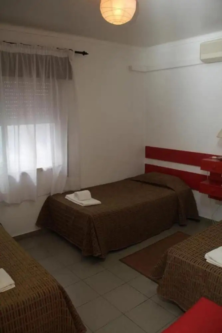 E-Nove Lounge Hostel Caffe