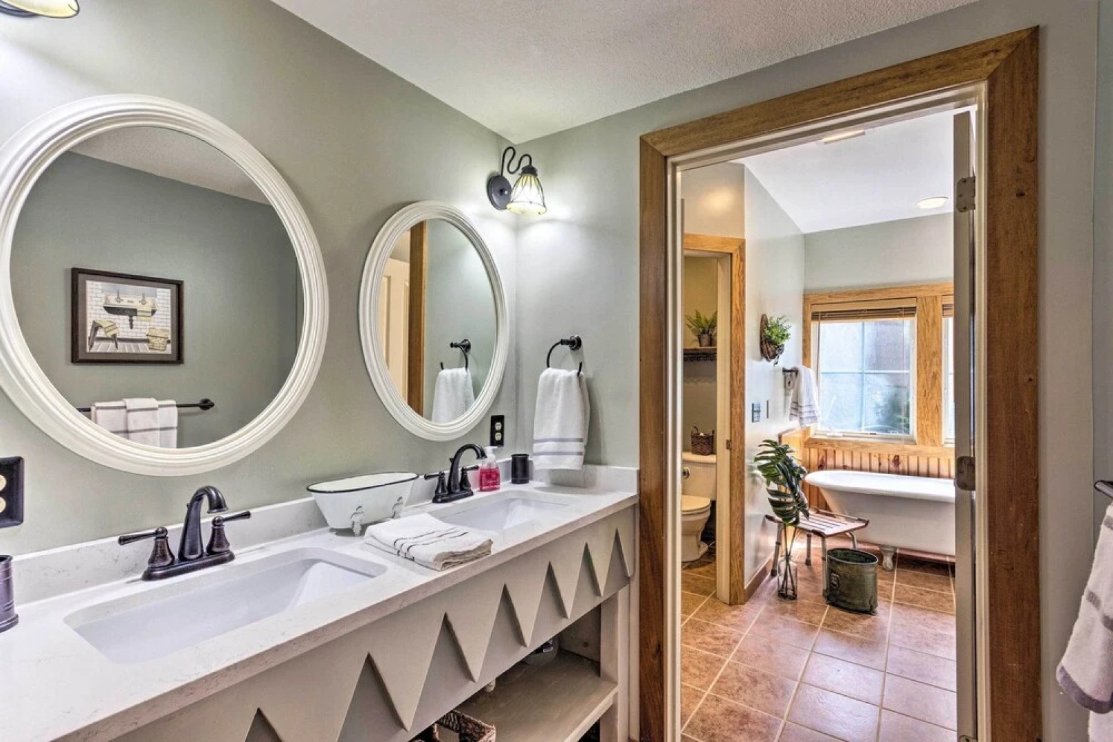 Mountain Air Condo w/ Deck & Views, Pets Welcome!