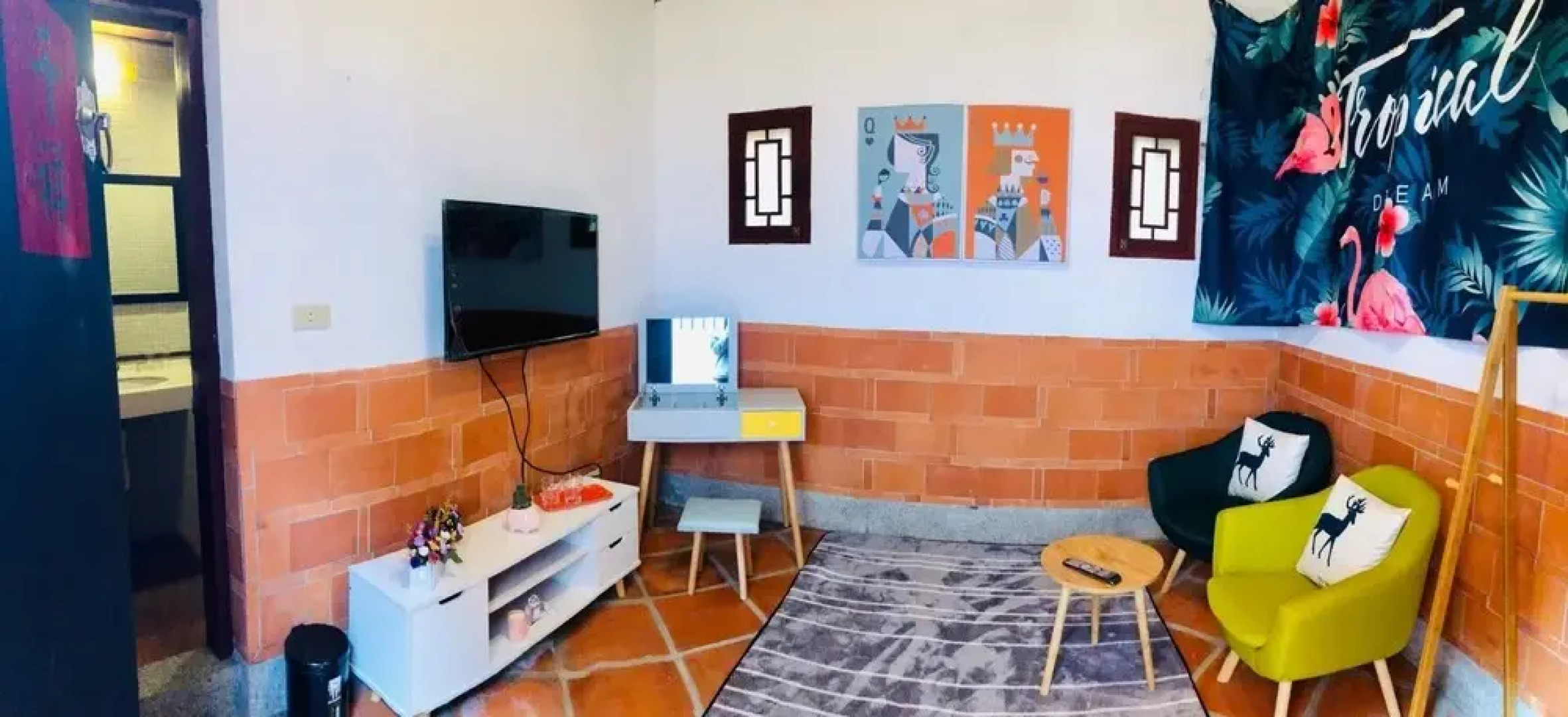 Tomato red classical Homestay