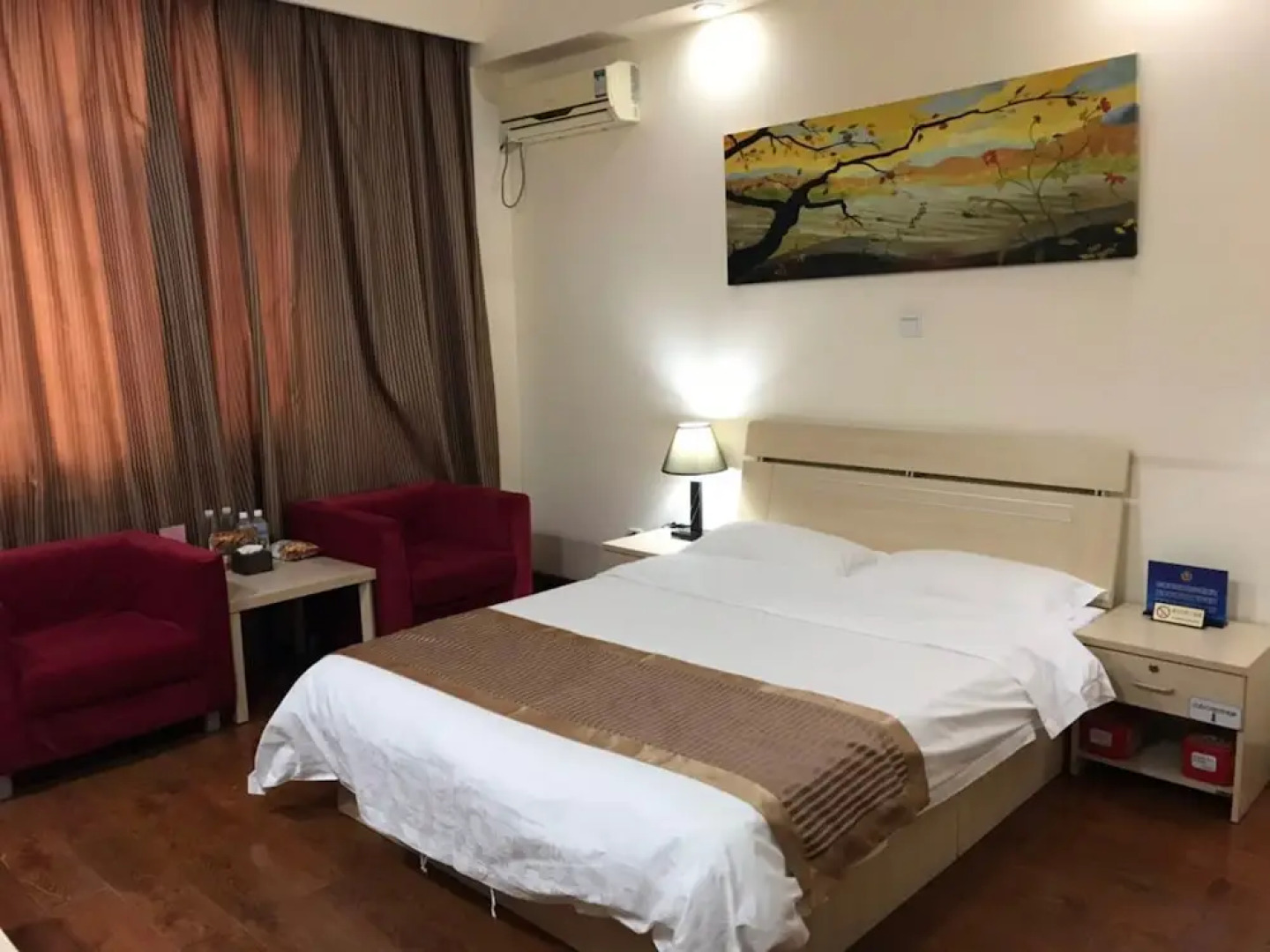 Ezhou Red Sun Grand Hotel