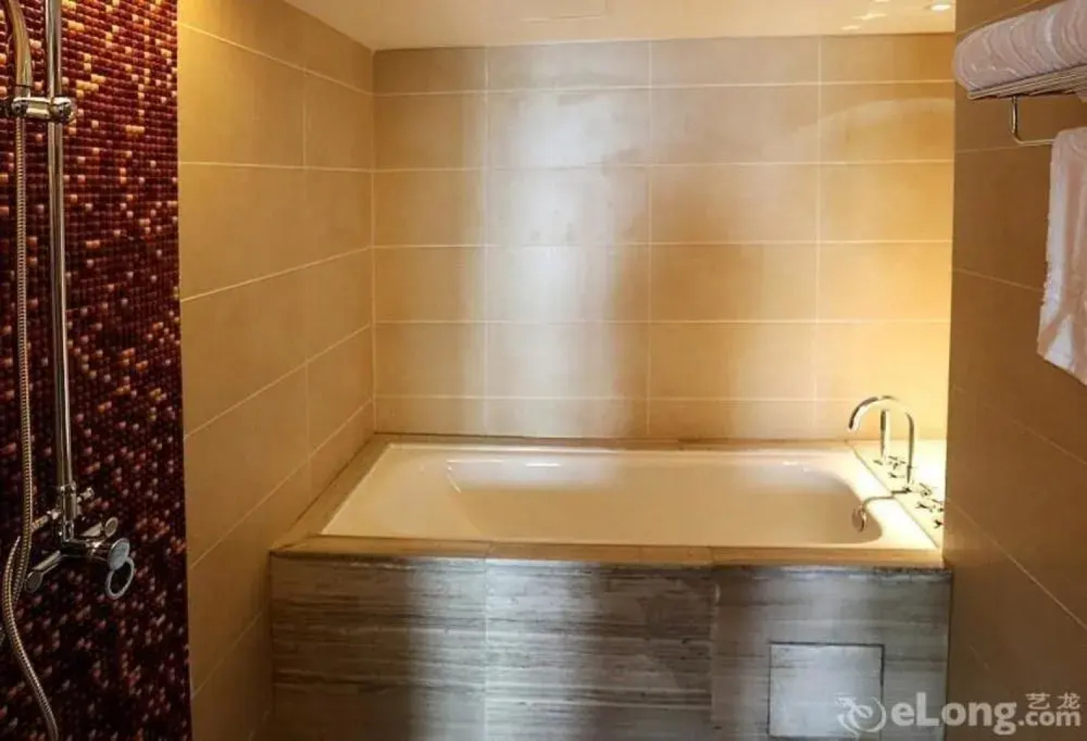 Yichang Riverside No 1 Hotel