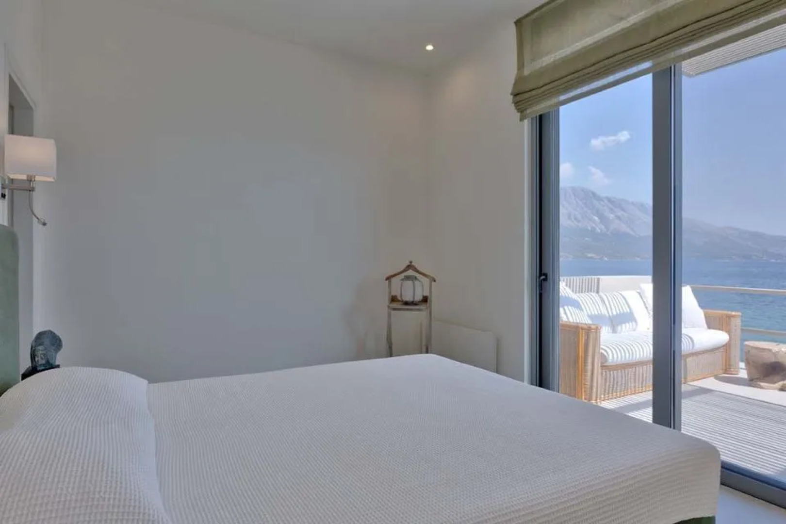 Villa Kastos-Beachfront Villa