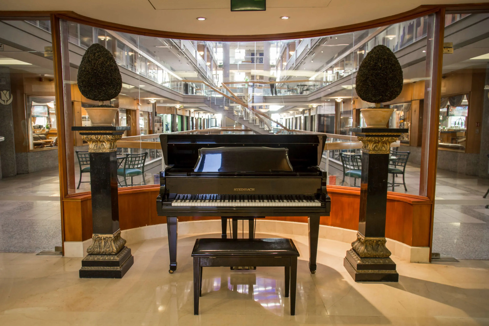 Golden Tulip Galleria Hotel