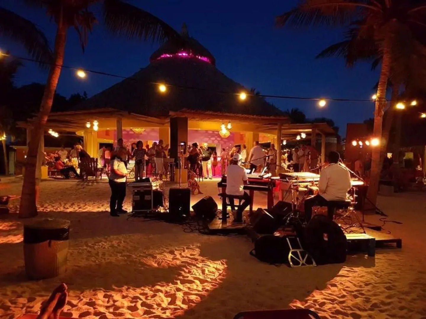 Blue Bay BEACH Villa 27 3-min beach-pool-golf