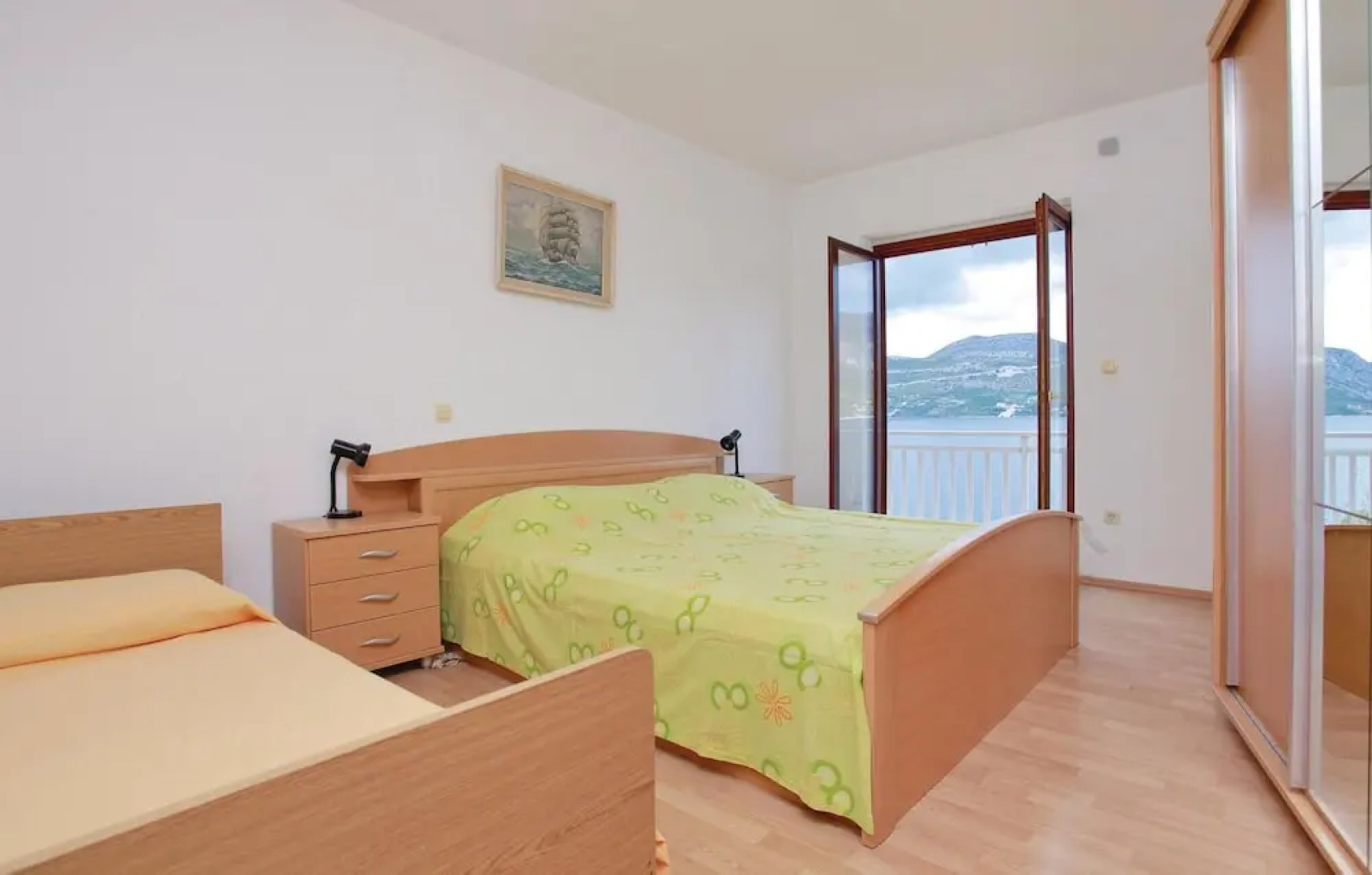 Amazing Apartment in Zrnovo With 3 Bedrooms and Wifi