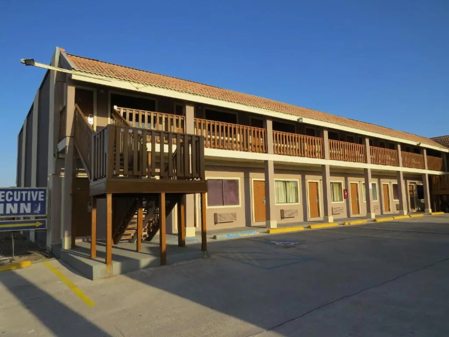 Executive Inn Laguna Vista