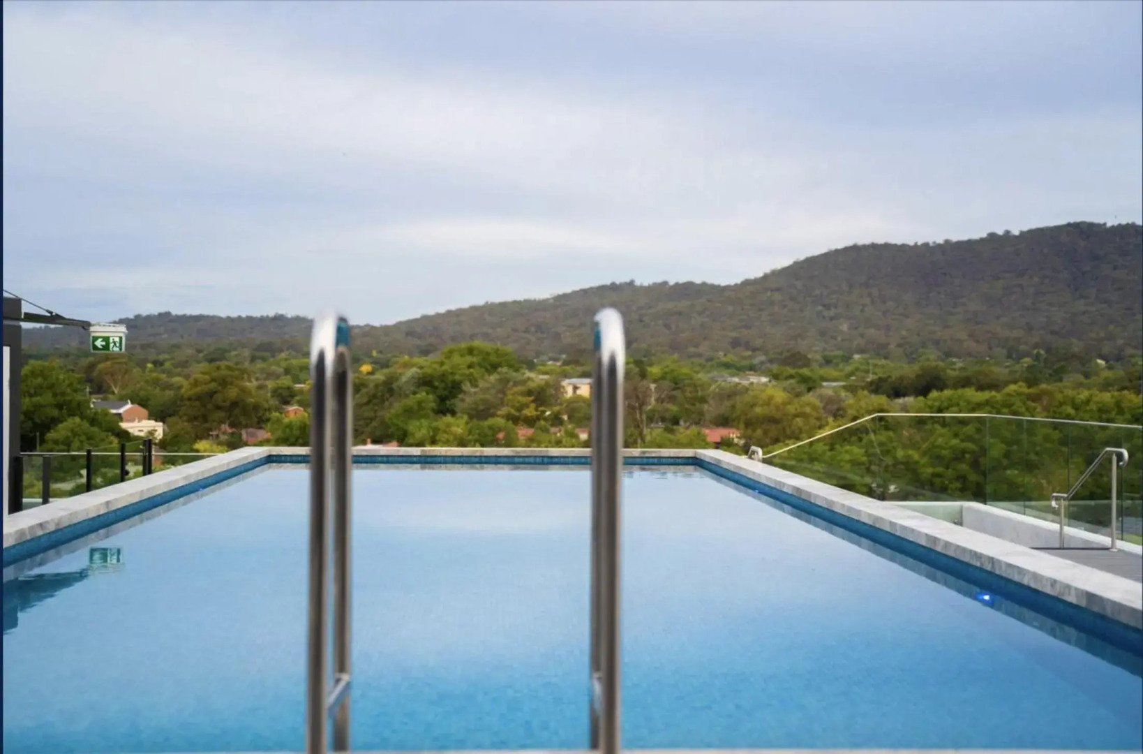 The Hamptons - Lux 2 Bed 2 Bath, Pool - Central Location