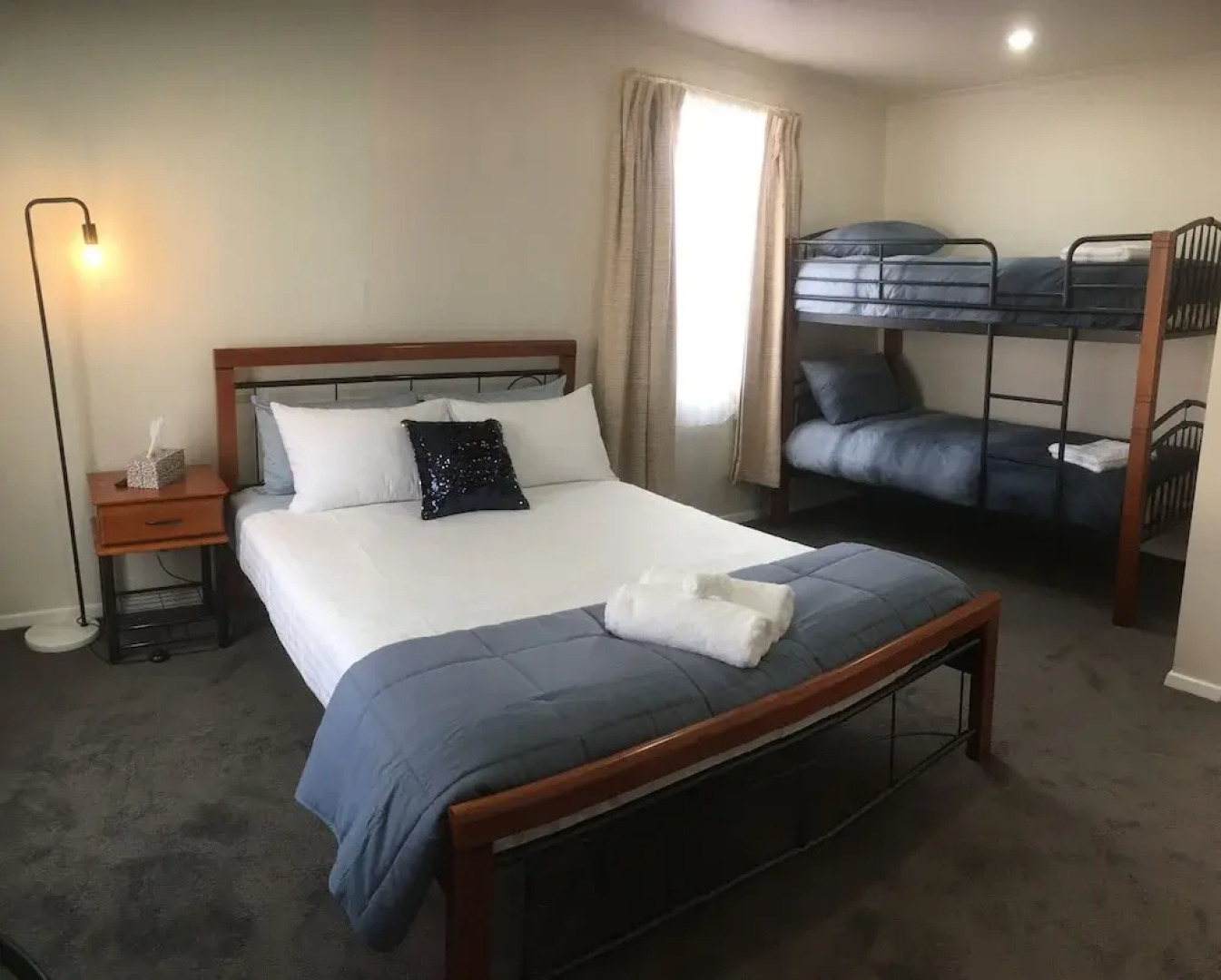 3ree Spacious & charming Apartment