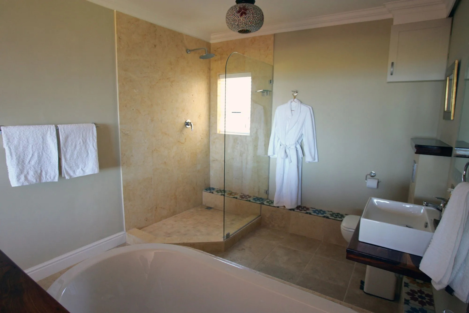 Dolphin Inn Guest House