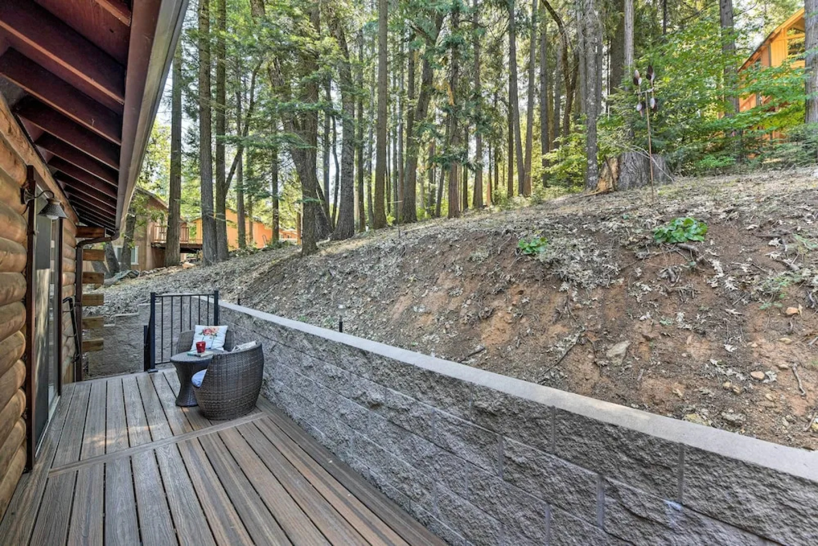 11 Mi to Apple Hill: Pollock Pines Resort Cabin