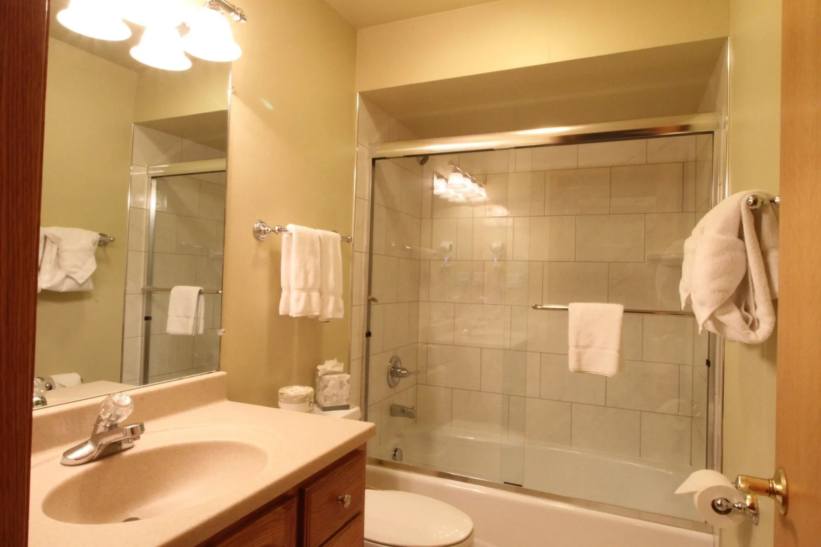 Enzian - CoralTree Residence Collection