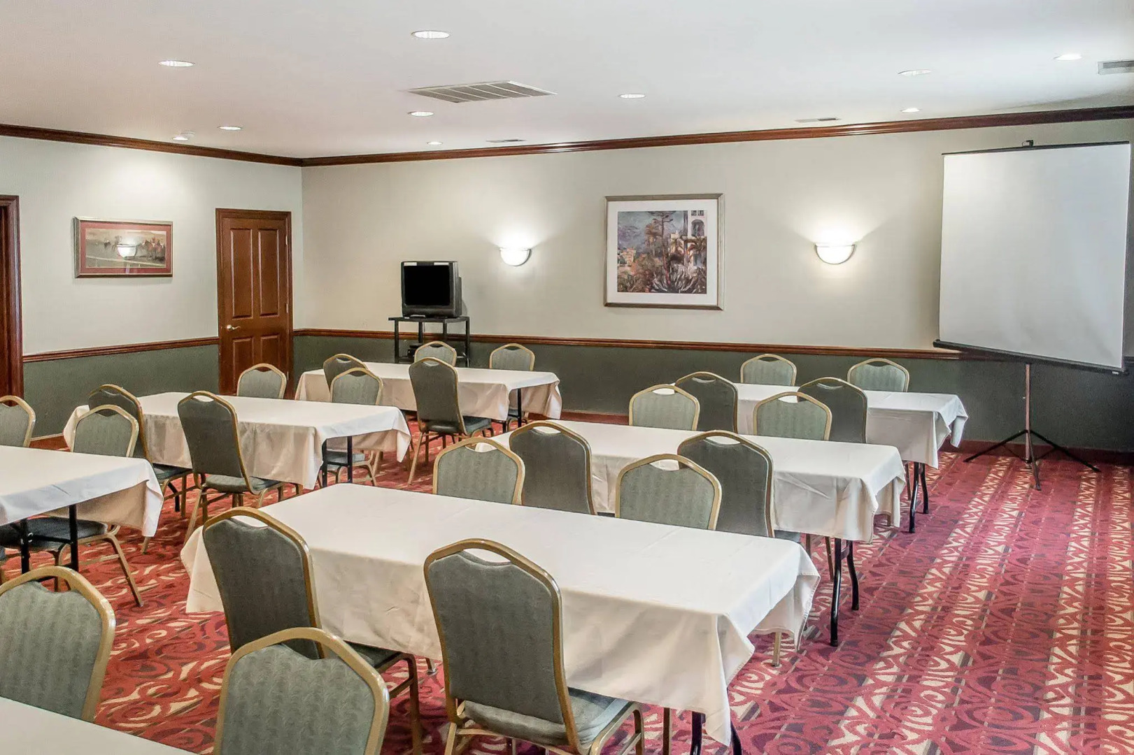 Days Inn by Wyndham Austintown