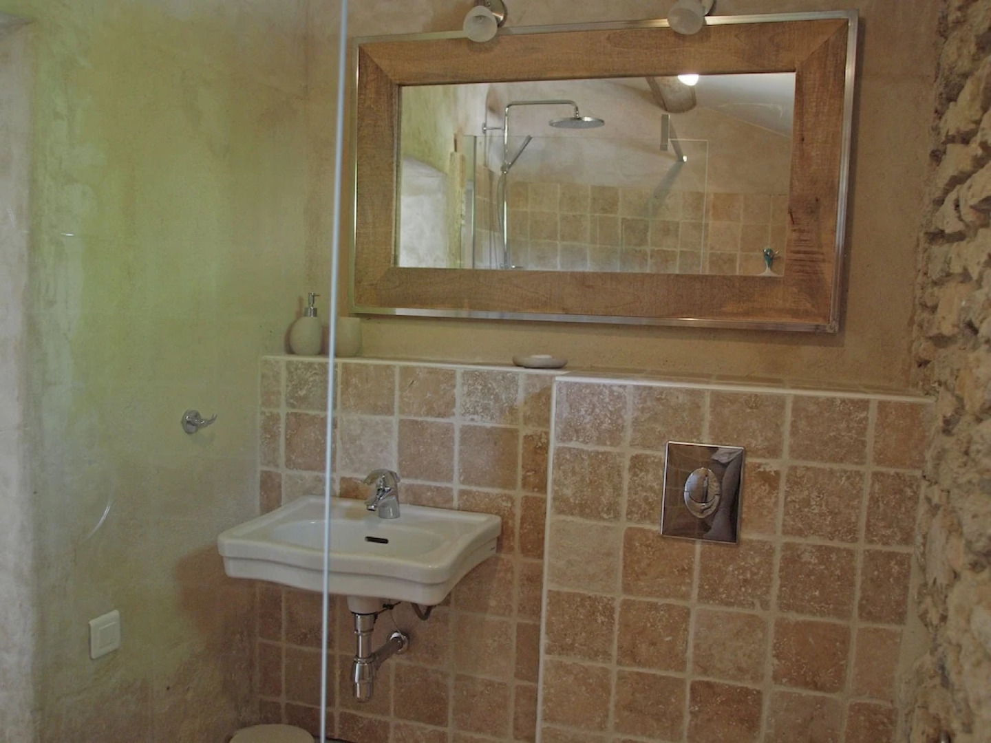 Enticing Villa With Private Swimming Pool in Oppede