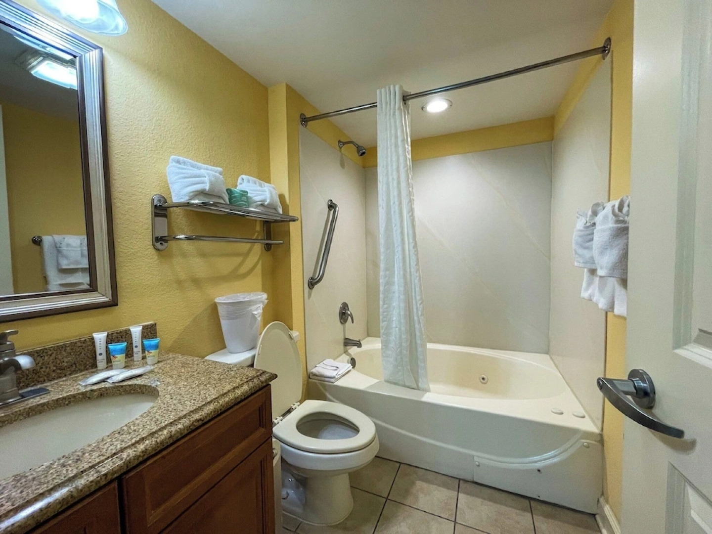 Bluegreen Vacations Horizon at 77th, an Ascend Res