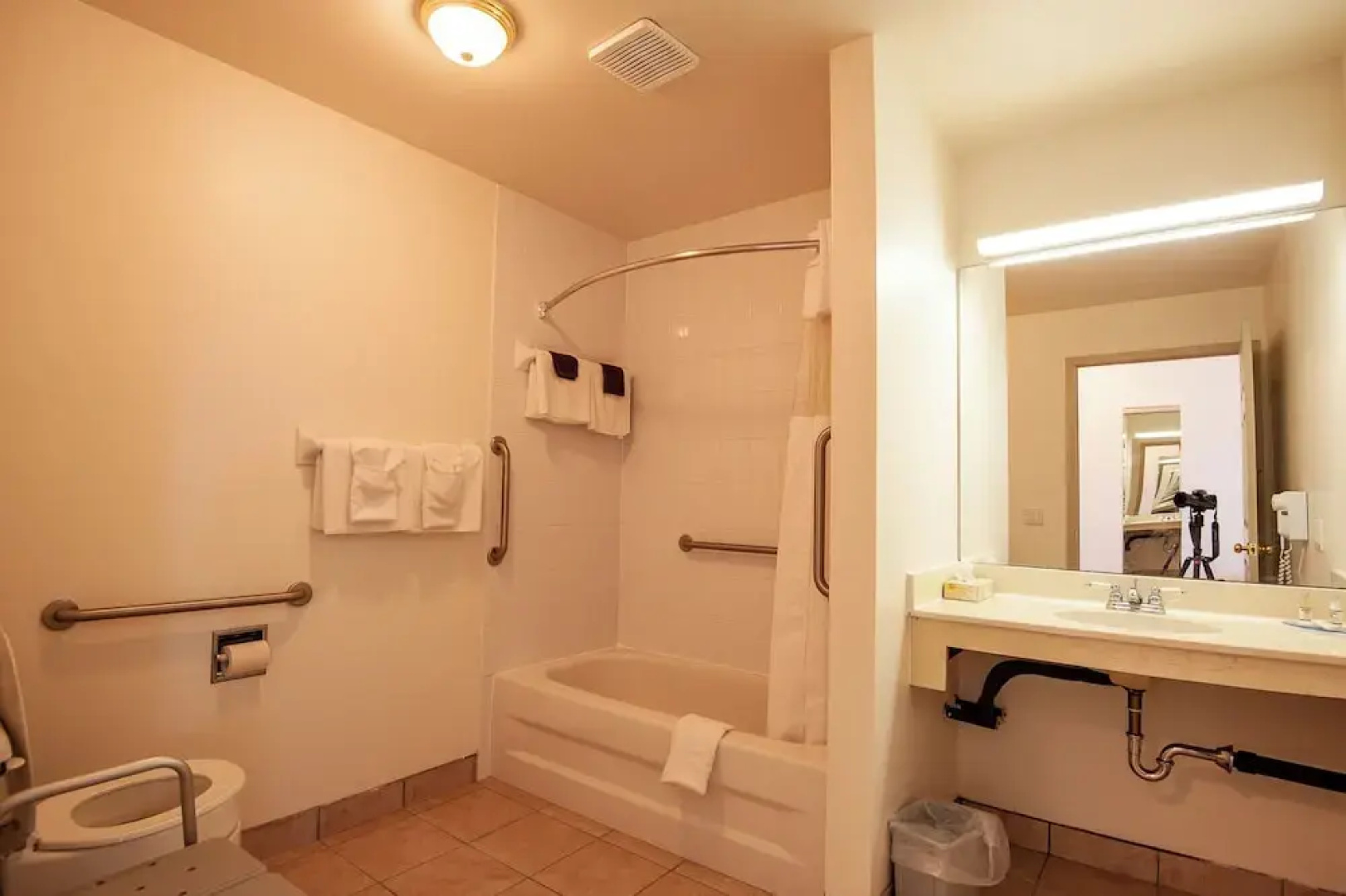 Cavendish Memotree Resort