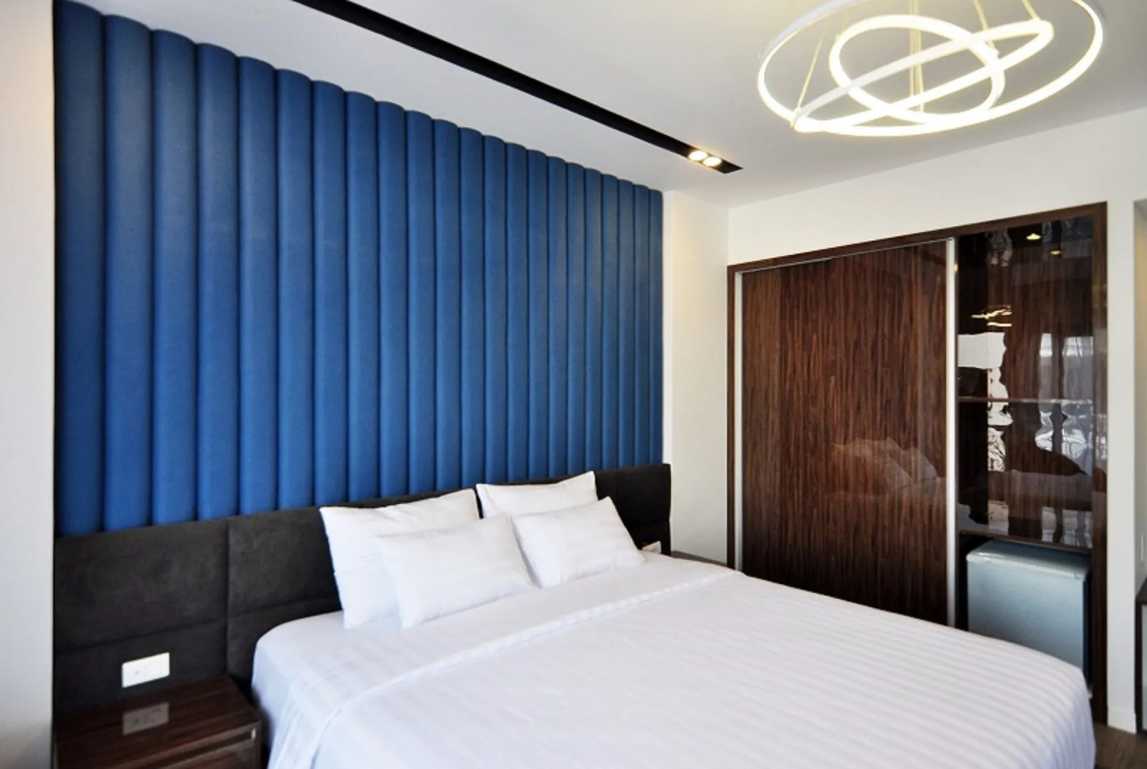 Royal Dragon Boutique Hotel