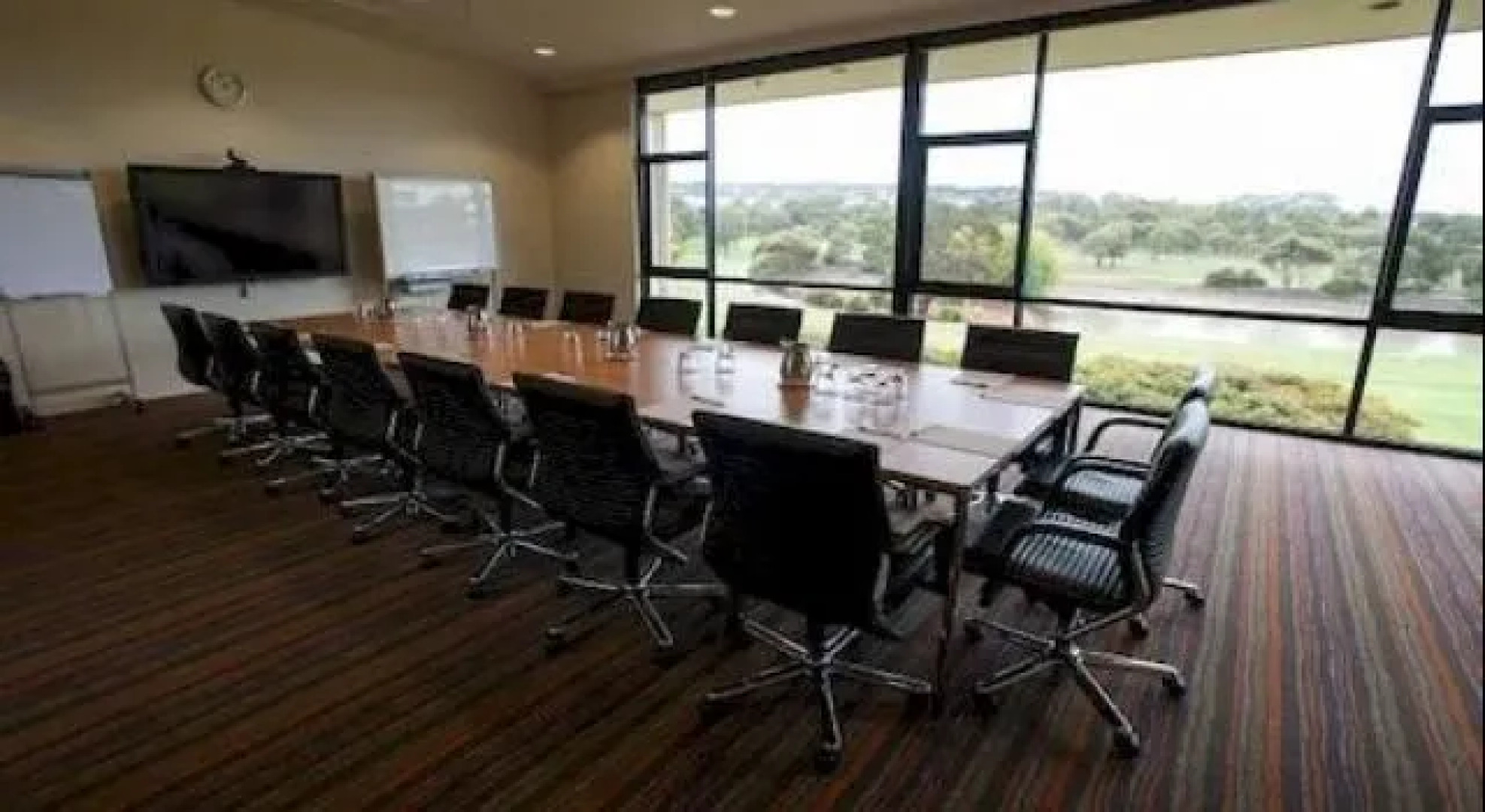 Deakin Management Centre