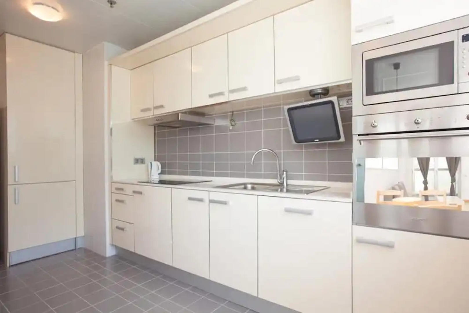 Akira Flats Fira Gran Via Barcelona