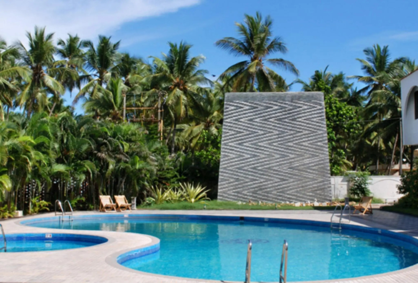 Paradise Isle Beach Resort