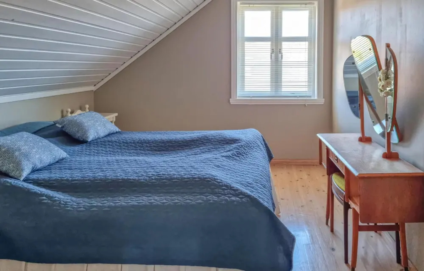 Beautiful Home in Mandal With 5 Bedrooms, Outdoor Swimming Pool and Wifi