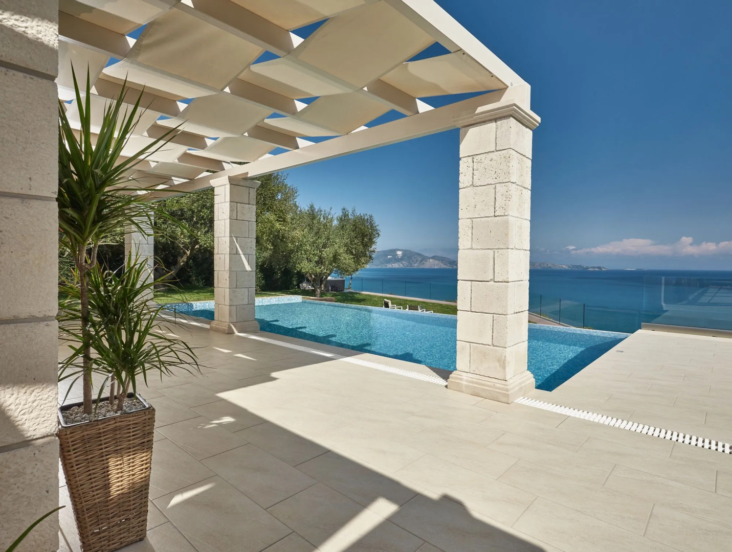 Avra Luxury Villa